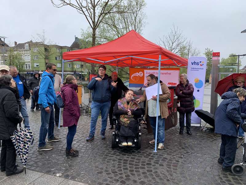 Redner*innen eröffnen den Inklusionstag